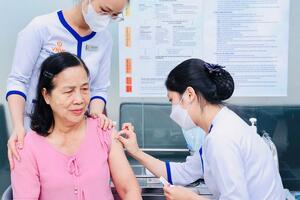 Hà Nội: Số bệnh nhân mắc sốt xuất huyết, sởi gia tăng