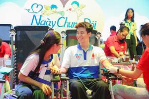 “Áo đỏ” xây dựng điểm hiến máu xanh