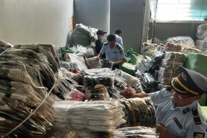 Hà Nội: Thu giữ 10.000 sản phẩm có dấu hiệu giả mạo nhãn hiệu Gucci, Nike, Lacoste