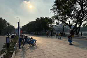 Hai phường phối hợp đảm bảo trật tự đô thị quanh hồ Trung Tự