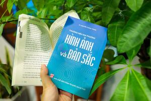 Ra mắt sách “Thương hiệu địa phương: Hình ảnh và bản sắc”