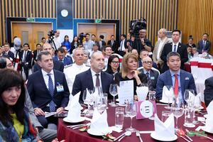 Tổng thống Bulgaria Rumen Radev gặp gỡ bạn bè Việt Nam từng học tập, làm việc tại Bulgaria