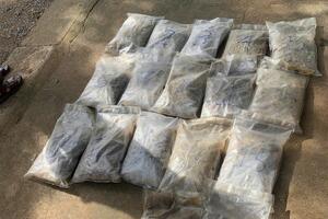 Quảng Ngãi: Phát hiện các túi trôi vào bờ biển nghi chứa chất ma túy