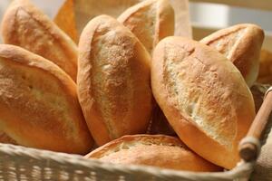 Bà Rịa - Vũng Tàu: Nhiều người nhập viện sau khi ăn bánh mì