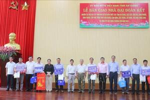 An Giang: Bàn giao 145 nhà Đại đoàn kết tặng hộ nghèo