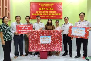 Trung tâm Bảo đảm kỹ thuật 719 trao quỹ hỗ trợ xây dựng “Nhà đồng đội”