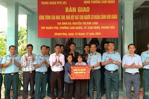 Trung đoàn 591 sửa chữa nhà ở giúp gia đình chính sách