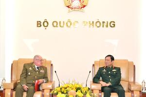 Đại tướng Nguyễn Tân Cương hội kiến Bộ trưởng Bộ các Lực lượng vũ trang cách mạng Cuba