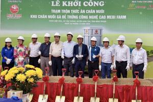Xây dựng Trạm trộn thức ăn chăn nuôi tại Mebi Farm