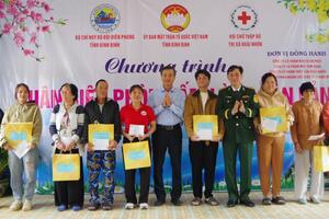 Bình Định: Ấm áp Tết nghĩa tình nơi biên giới biển, đảo