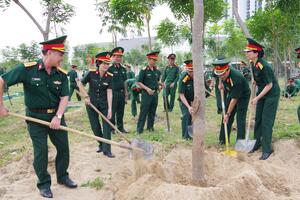 Trường Sĩ quan Thông tin hưởng ứng Tết trồng cây