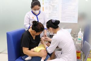Tiêm vaccine phòng bệnh tiêu chảy cấp ở trẻ em