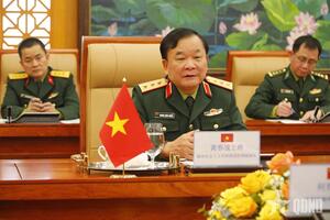 Thượng tướng Hoàng Xuân Chiến tiếp Đại sứ Trung Quốc tại Việt Nam Hà Vĩ