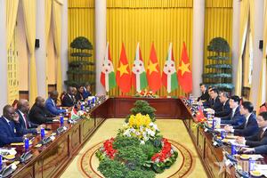Chủ tịch nước Lương Cường hội đàm với Tổng thống Burundi Évariste Ndayishimiye