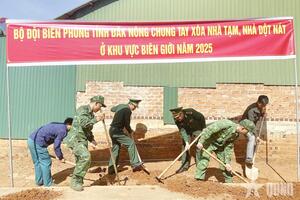 Xây nhà “Đại đoàn kết” tặng hộ nghèo khu vực biên giới Đắk Nông