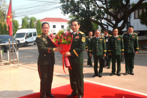 Đại tướng Phan Văn Giang gặp Bộ trưởng Bộ Quốc phòng Lào