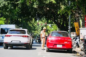 Xử lý phương tiện cá nhân dừng, đỗ sai quy định