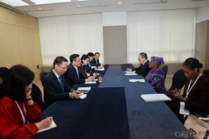 Bộ trưởng Nguyễn Hồng Diên họp song phương với Tổng giám đốc WTO Ngozi Okonjo - Iweala