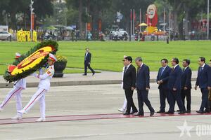 Lãnh đạo Đảng, Nhà nước, Quân đội vào Lăng viếng Chủ tịch Hồ Chí Minh