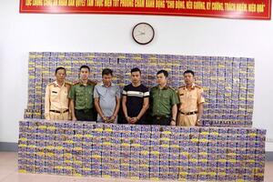 Bắt giữ hai đối tượng buôn lậu pháo từ nước ngoài vào Việt Nam