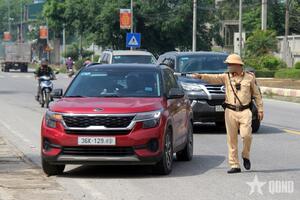 Xử lý phương tiện chạy quá tốc độ trên tuyến đường Hồ Chí Minh