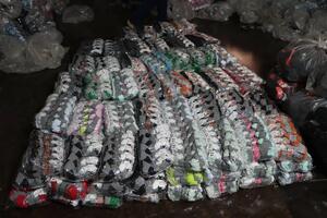 'Hàng hiệu' Hàn Quốc, Nhật Bản bị làm giả tại La Phù