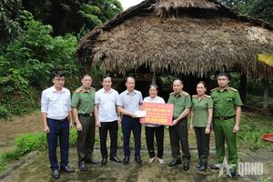 Bộ Công an hỗ trợ kinh phí xóa nhà tạm, nhà dột nát tại Yên Bái