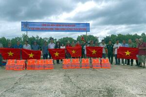 Giúp ngư dân Trà Vinh vươn khơi an toàn