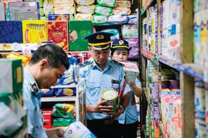 Đừng quên khen thưởng người chống hàng giả