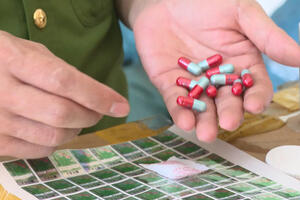 Phó Thủ tướng tiếp tục yêu cầu Bộ Y tế ngăn chặn thuốc và thực phẩm giả