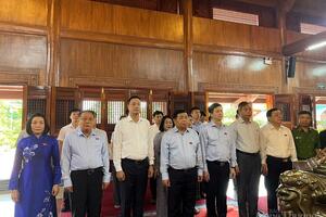 Phó Thủ tướng Chính phủ Nguyễn Chí Dũng tiếp xúc cử tri tại tỉnh Quảng Trị