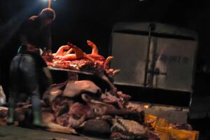 Hà Nội: Triệt phá đường dây mổ hàng nghìn con lợn bệnh