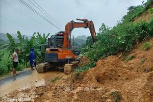 Hàng nghìn mét khối đá bất ngờ sạt lở tại xã biên giới Thanh Hóa