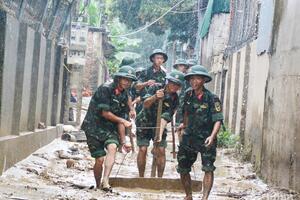 Huy động tối đa lực lượng, phương tiện hỗ trợ nhân dân vùng lũ