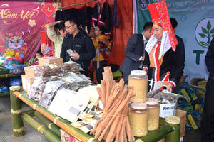 Chợ phiên miền núi Quảng Ninh: Cầu nối quảng bá sản phẩm và văn hóa bản địa