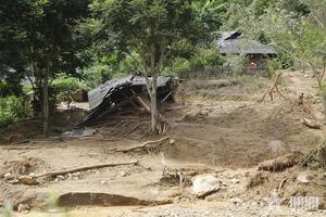 Thủ tướng Phạm Minh Chính chỉ đạo khen thưởng trưởng bản cứu hơn 90 người dân thoát cơn lũ dữ