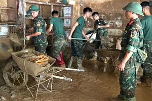 Nỗ lực giúp nhân dân vùng lũ Điện Biên