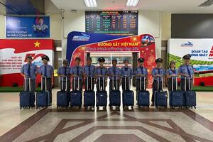 Nhân viên đường sắt trả lại tài sản bỏ quên cho hành khách