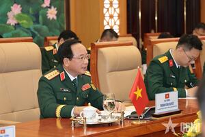 Đại tướng Trịnh Văn Quyết hội đàm với Chủ nhiệm Tổng cục Chính trị Quân đội nhân dân Lào
