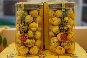 Đồng bào vùng cao đưa hoa hồi, trà hoa vàng vươn tầm giá trị mới