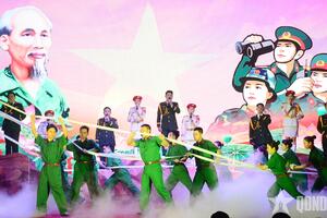 Chương trình chính luận nghệ thuật “80 năm viết tiếp bản hùng ca cánh sóng”