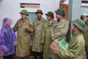 Phó thủ tướng Chính phủ Trần Hồng Hà kiểm tra, động viên nhân dân sau bão