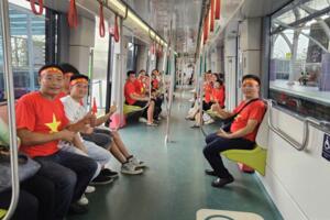 Tàu điện hút khách dịp Quốc khánh