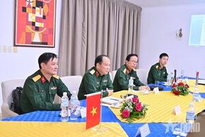 Đoàn công tác Báo Quân đội nhân dân làm việc với Cục Chính trị Bộ các Lực lượng vũ trang cách mạng Cuba