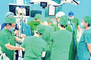 Y tế kỹ thuật cao ra đảo