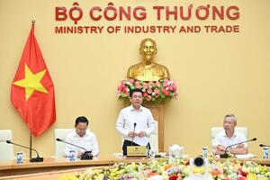 Bộ Công Thương tổ chức hội nghị với chuyên gia, nhà quản lý, doanh nghiệp về thị trường điện cạnh tranh