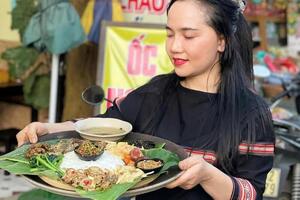 Người Jrai ở Gia Lai đưa nông sản lên chợ mạng