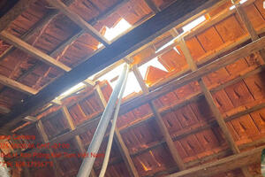 Quảng Ngãi: Động đất liên tục, mái ngói trường học bị hỏng hoàn toàn