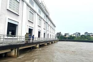 Hà Nội vận hành toàn bộ các trạm bơm lớn để tiêu thoát nước