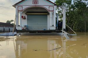 Bộ đội Trung đoàn 209, Sư đoàn 312 tiếp tục hộ đê sông Cầu